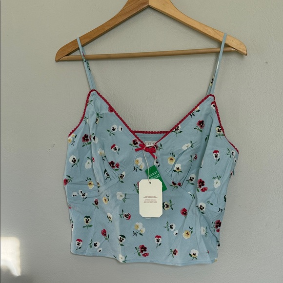 GAP Tops - NWT GAP Doen Light Dublin blue floral print Floral Camisole large